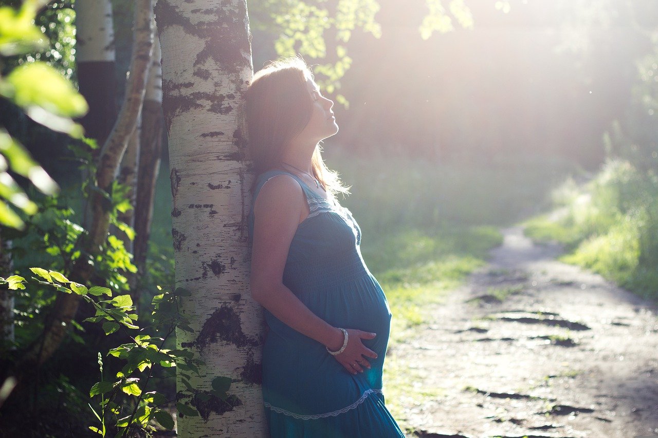 Bluzka ciążowa dla kobiet – Najlepsze i topowe wybory dla kobiet w ciąży